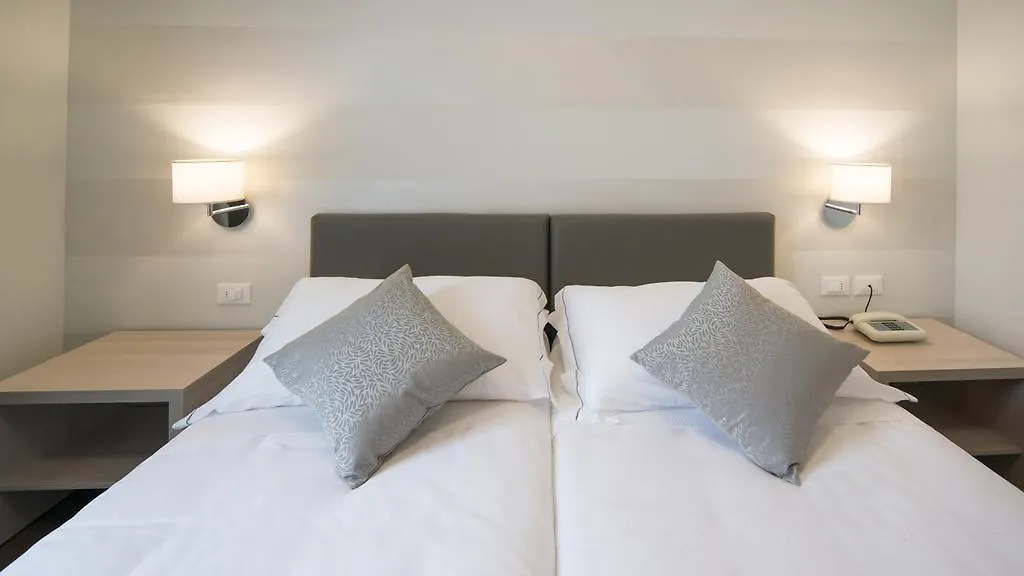 Hotel Eden Garda Гарда