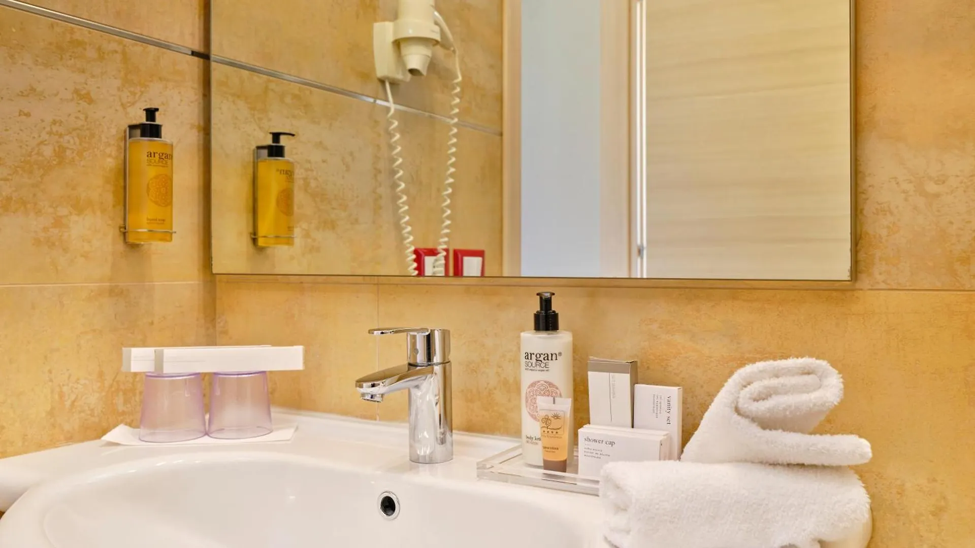 ****  Hotel Eden Garda Гарда Италия