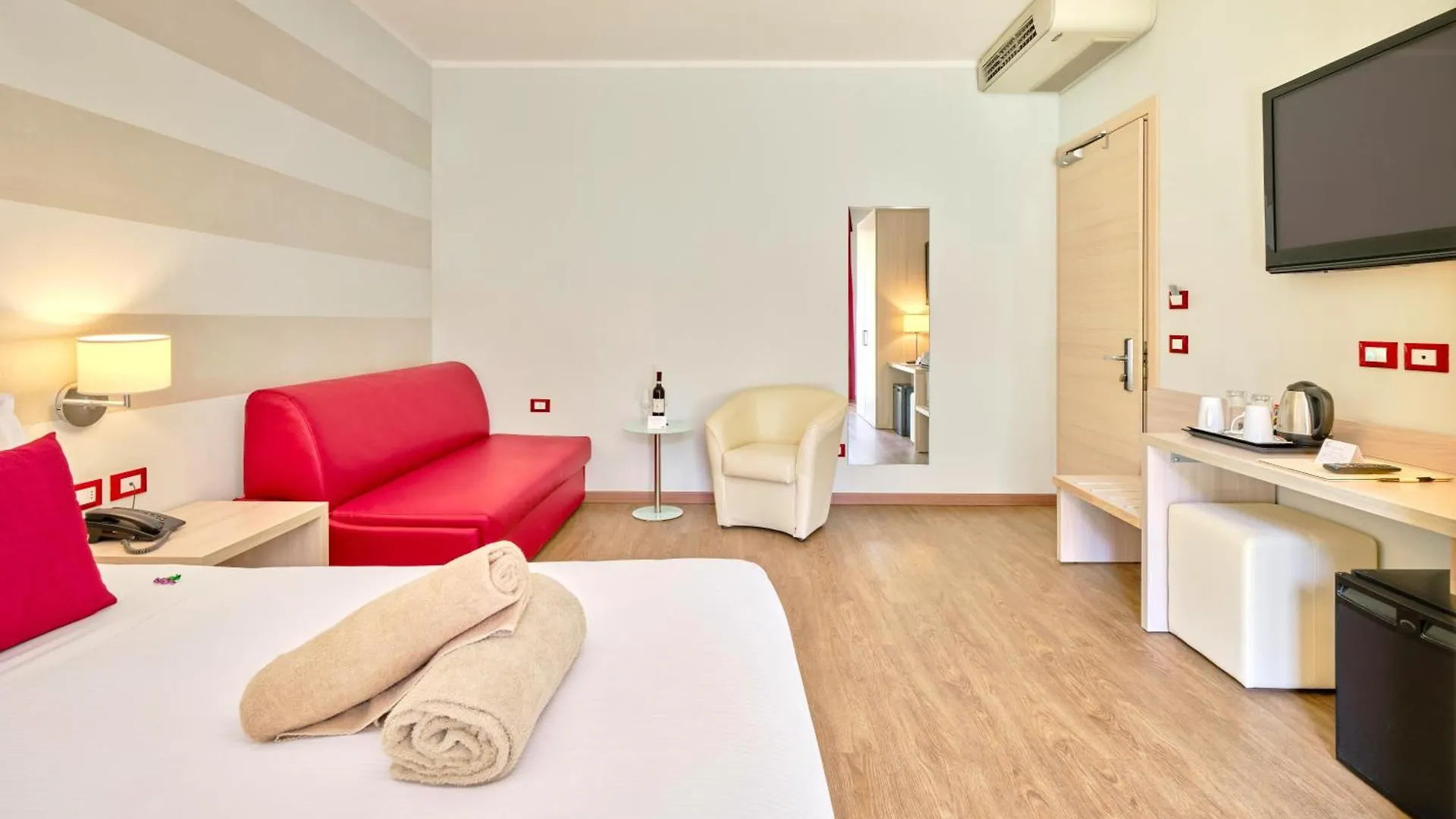 Hotel Eden Garda Гарда 4*,  Италия