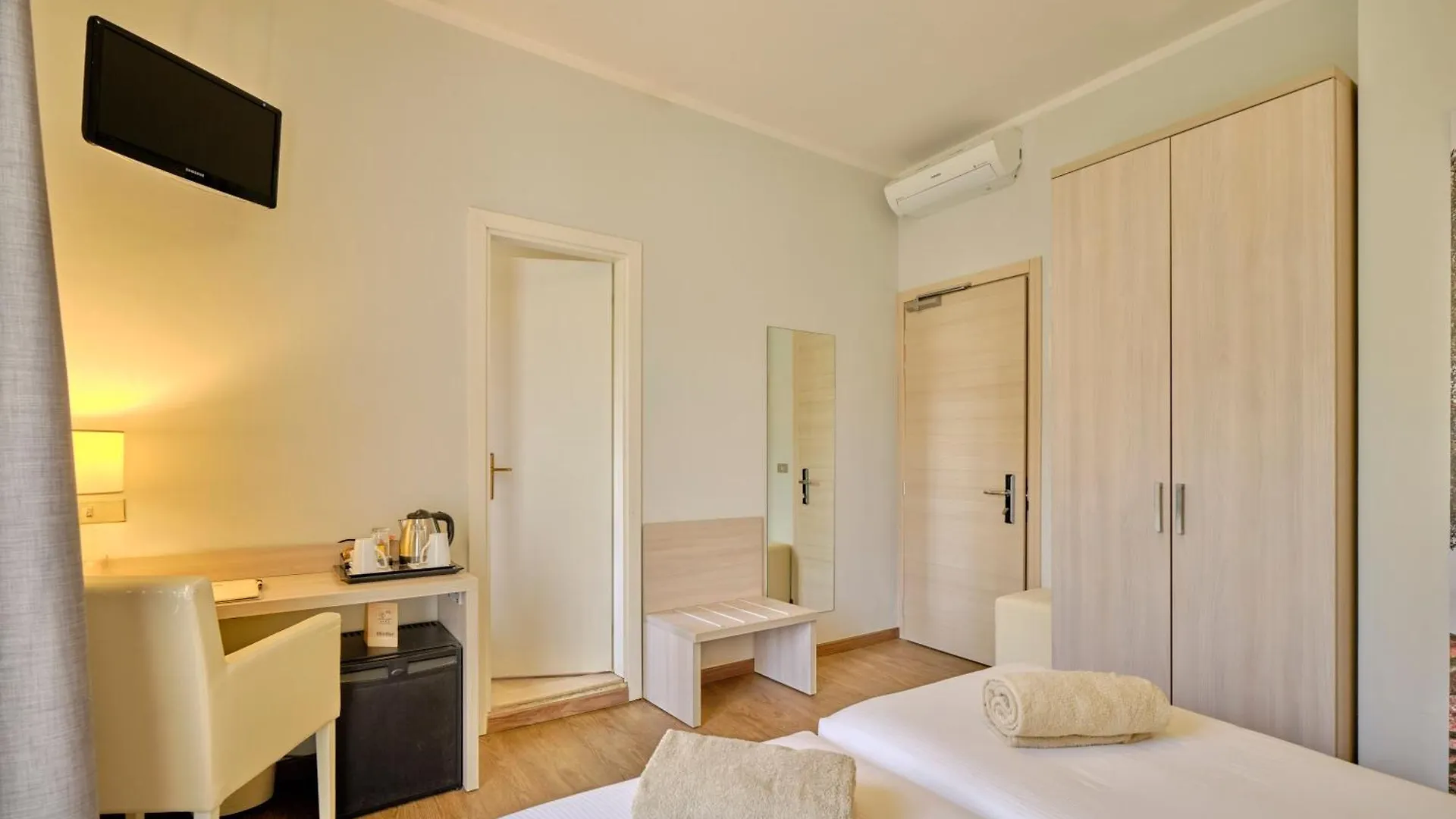 ****  Hotel Eden Garda Гарда Италия