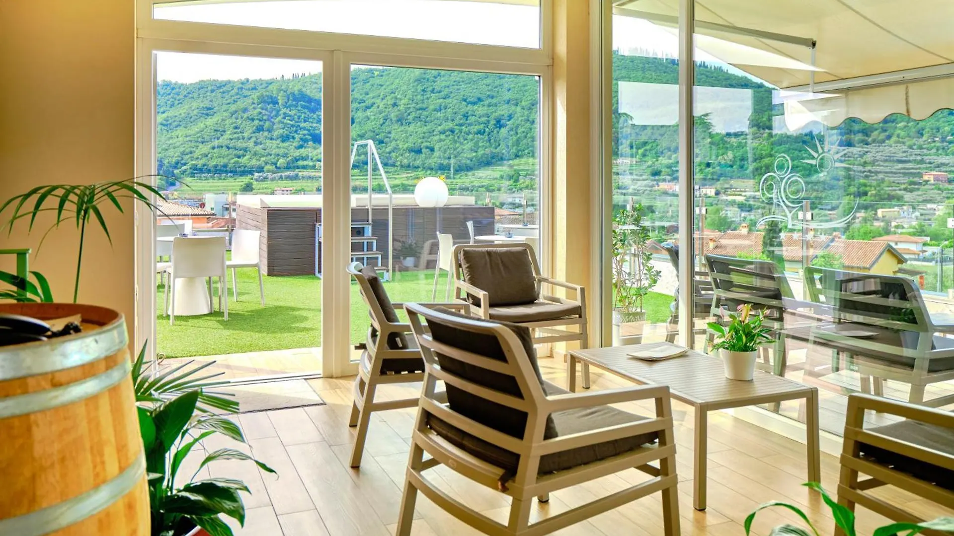 Hotel Eden Garda Гарда 4*,  Италия