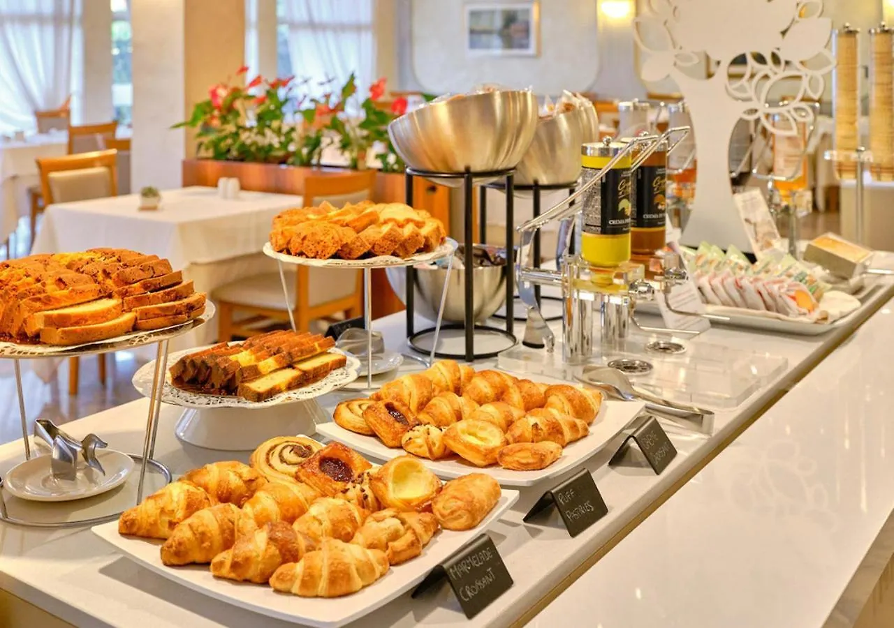 ****  Hotel Eden Garda Гарда Италия