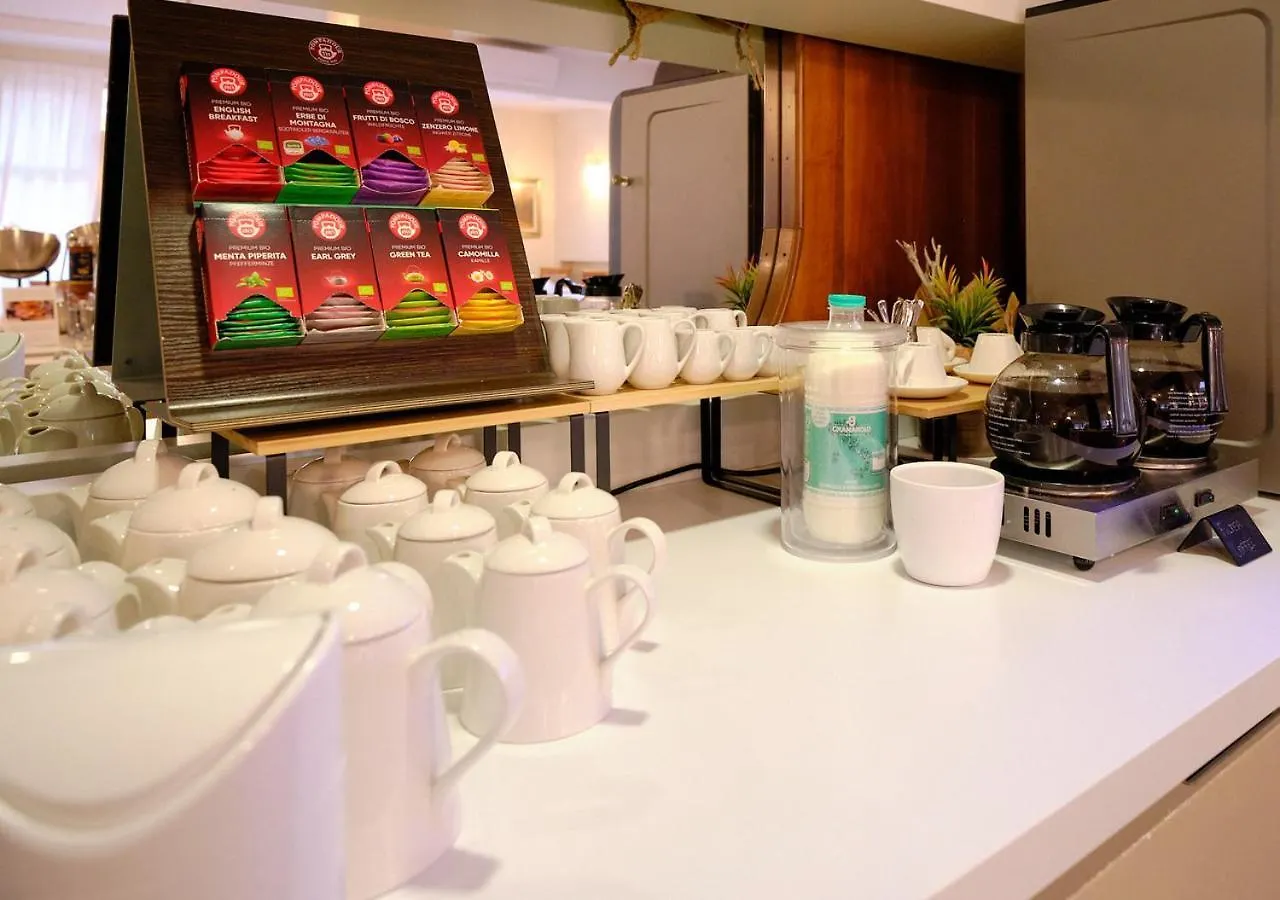 Hotel Eden Garda Гарда Италия