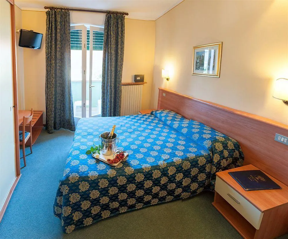 Hotel Eden Garda Гарда 4*,