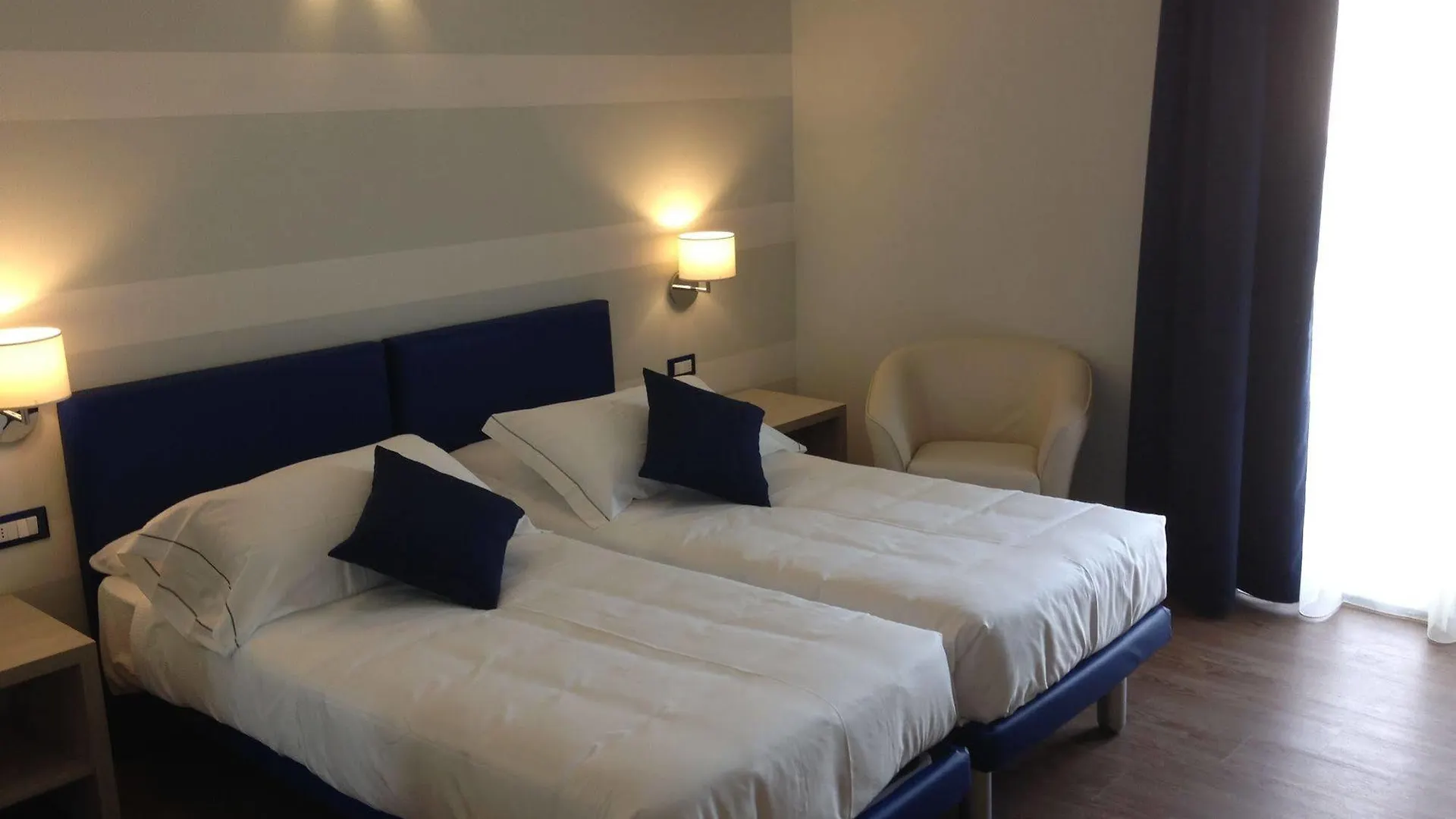 Hotel Eden Garda Гарда